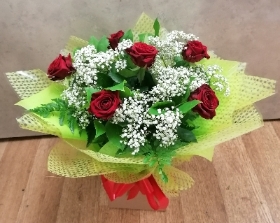 6 Red Roses