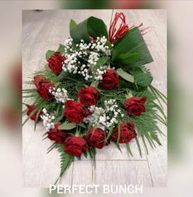 Dozen roses bouquet luxury